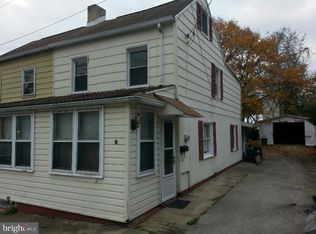 8 Center St, Bridgeport, PA 19405