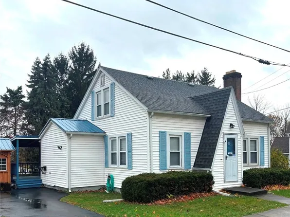 22 Hickory St, Silver Creek, NY 14136