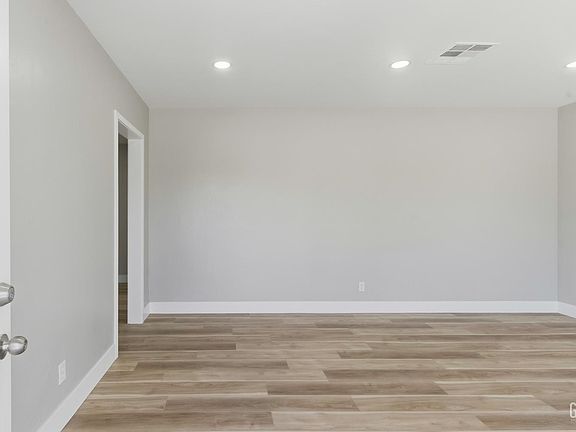 3rd image of 3017 River Blvd