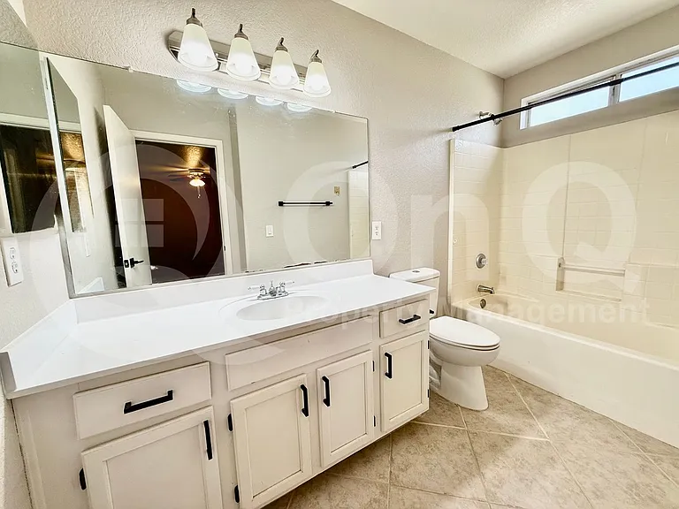 710 N Exeter St — Photo 16