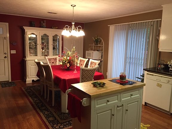 5th image of 310 Richmond Dr