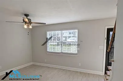 2 bed, 1.5 bath, 944 sqft, $1,595 — Photo 3
