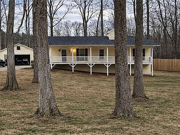 2nd image of 122 Wesley Chapel Ln