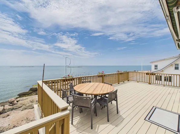 4 Cambridge Ct #1, East Haven, CT 06512