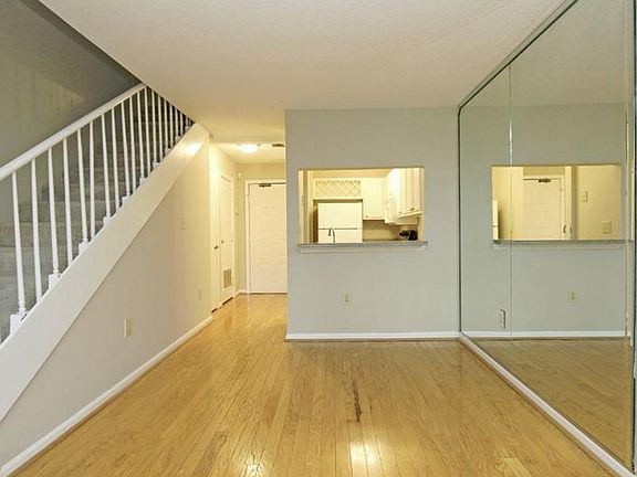 5th image of 3655 Habersham Rd NE APT 323