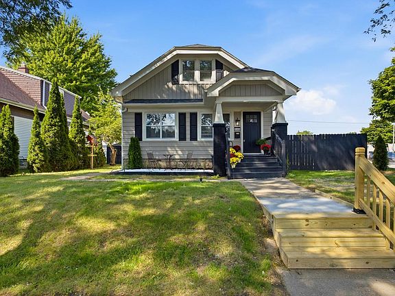 3rd image of 5565 N 32nd STREET