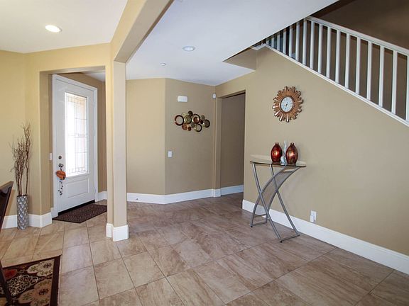 2nd image of 37443 Wisteria Dr