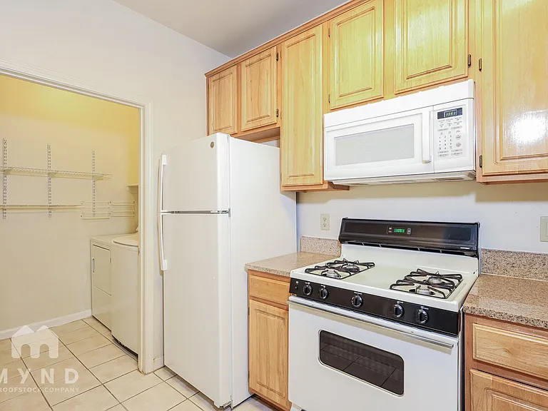 900 S Meadows Pkwy #822 — Photo 8
