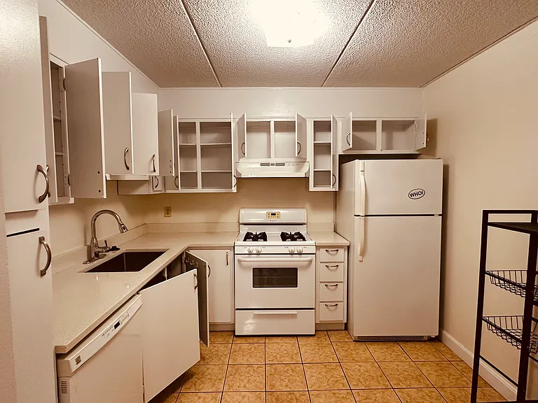 1550 Worcester Rd #526 — Photo 30