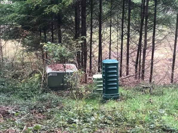 93509 Pattersen Ln, Coos Bay, OR 97420