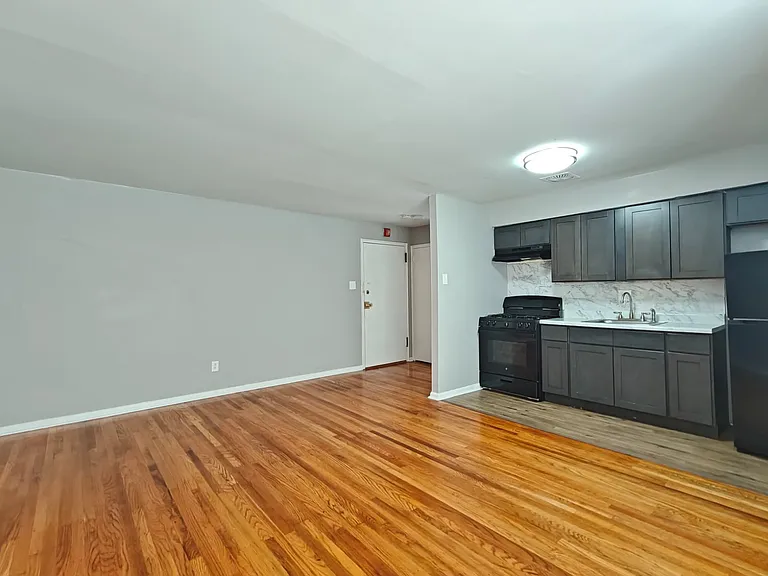 Tustin Court — Photo 18