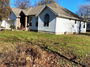 516 S Lincoln Ave, Aurora, MO 65605