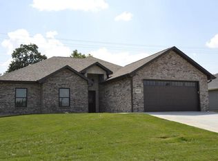4027 Westminister Dr, Jefferson City, MO 65109