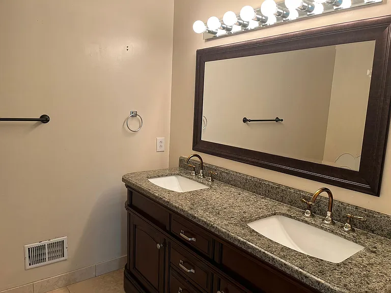 3844 Orleans Rd — Photo 10