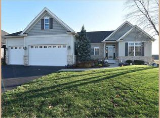 466 Snow St, Sugar Grove, IL 60554