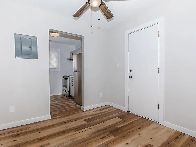 Finn Apartments — Photo 12