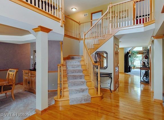 3rd image of 783 Waterside Dr