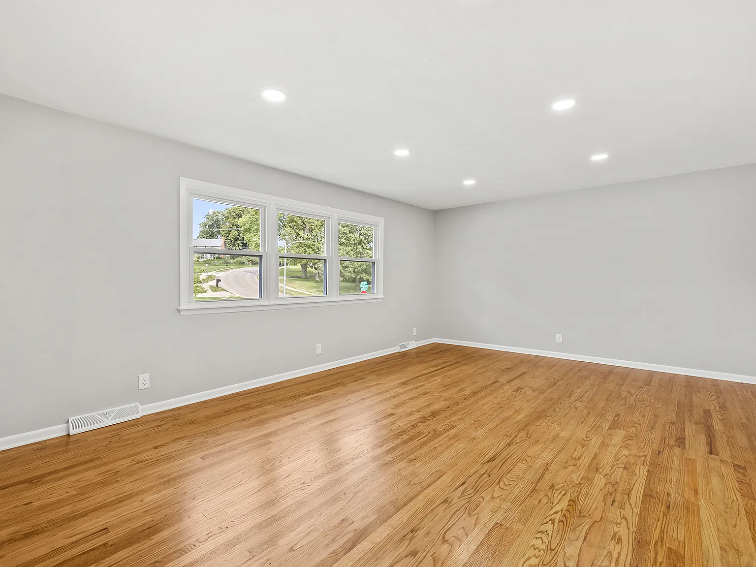 3 bed, 2.5 bath, 1500 sqft, $2,200 — Photo 4