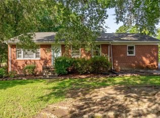 1862 Dixon Swimming Pool Rd, Burlington, NC 27217