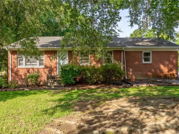 1862 Dixon Swimming Pool Rd, Burlington, NC 27217