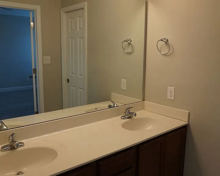 407 Sundown Ct — Photo 36