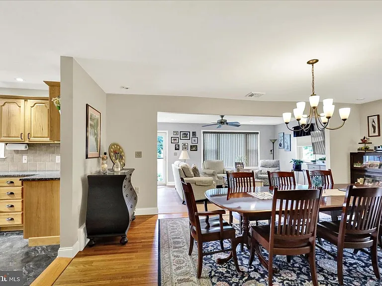 41 W College Ave — Photo 13