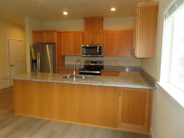 2587 Justine Ln — Photo 4