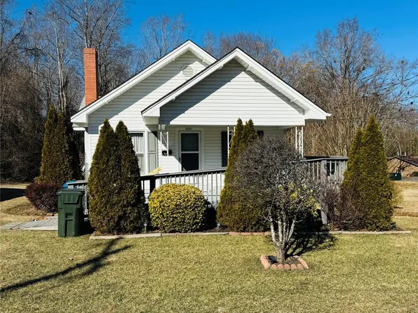 1013 7th St NE, Hildebran, NC 28601