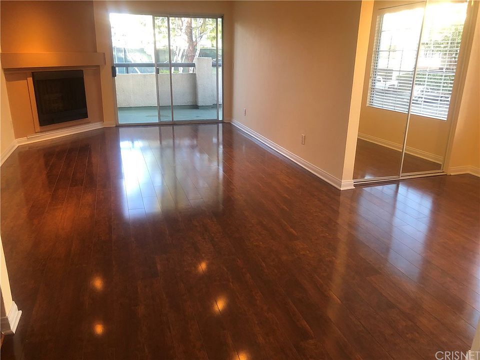 2nd image of 5530 Owensmouth Ave APT 106