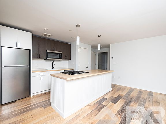 2nd image of 945 Bergen St #303