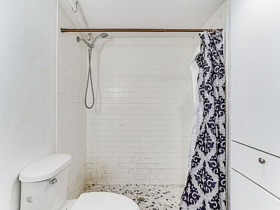 5th image of 10224 Regal Oaks Dr #39
