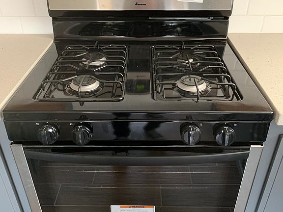 5th image of 5320 Riverton Ave APT 2