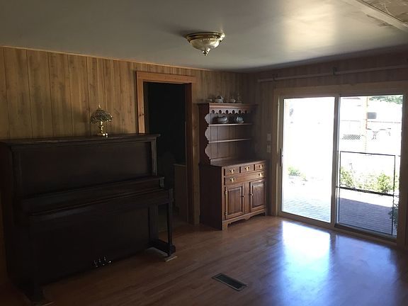 5th image of 526 S 2nd St