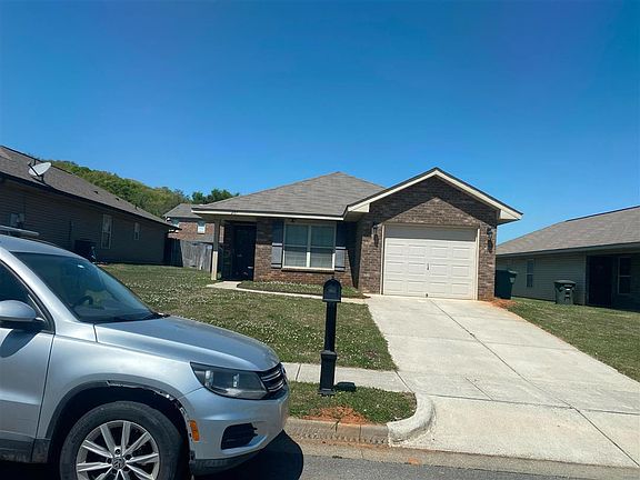 3rd image of 207 Valleyside Dr NE