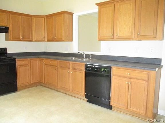 3rd image of 406 Willomett Ave