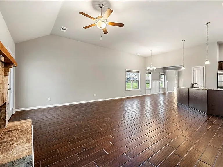 540 Brookside Ln — Photo 12