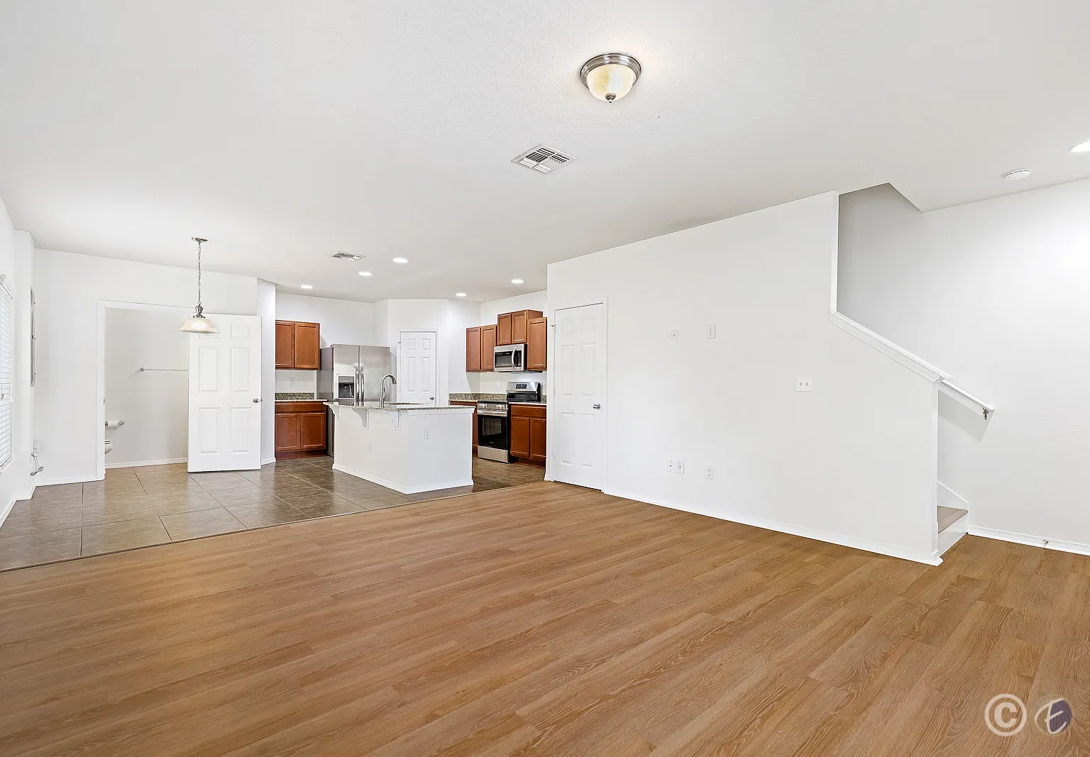 4638 Chatterton Way — Photo 3
