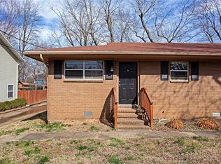 712 NW 3rd St, Bentonville, AR 72712