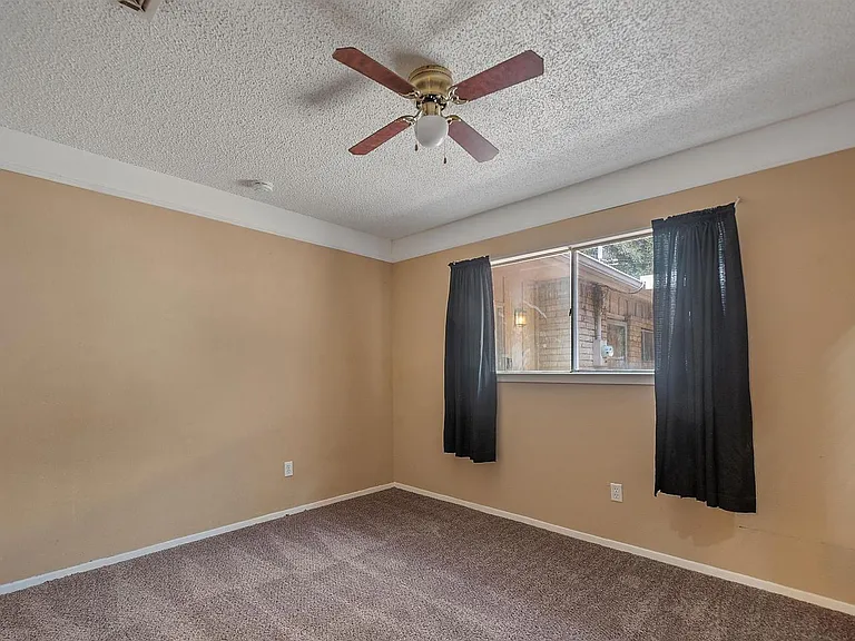 1600 Cindy Ct — Photo 25