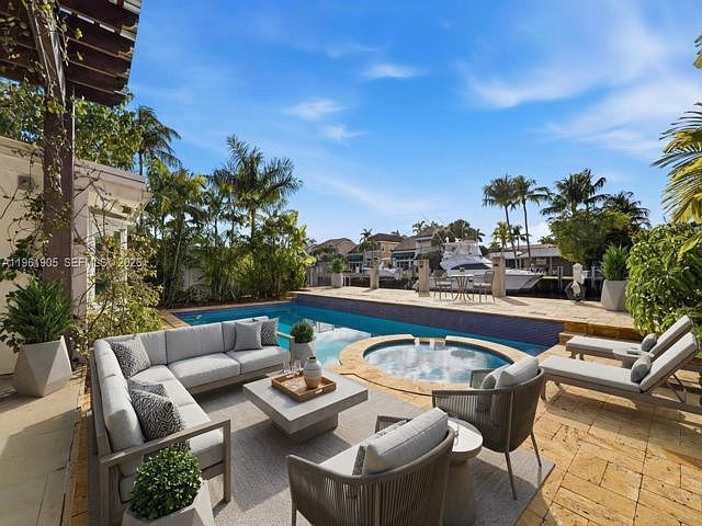 1st image of 401 Coconut Isle Dr