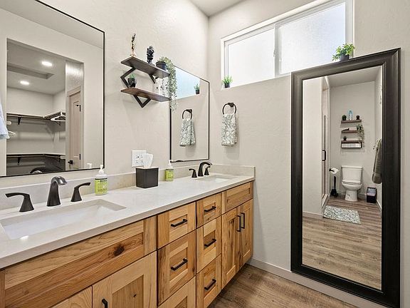 5th image of 411 Clements Way
