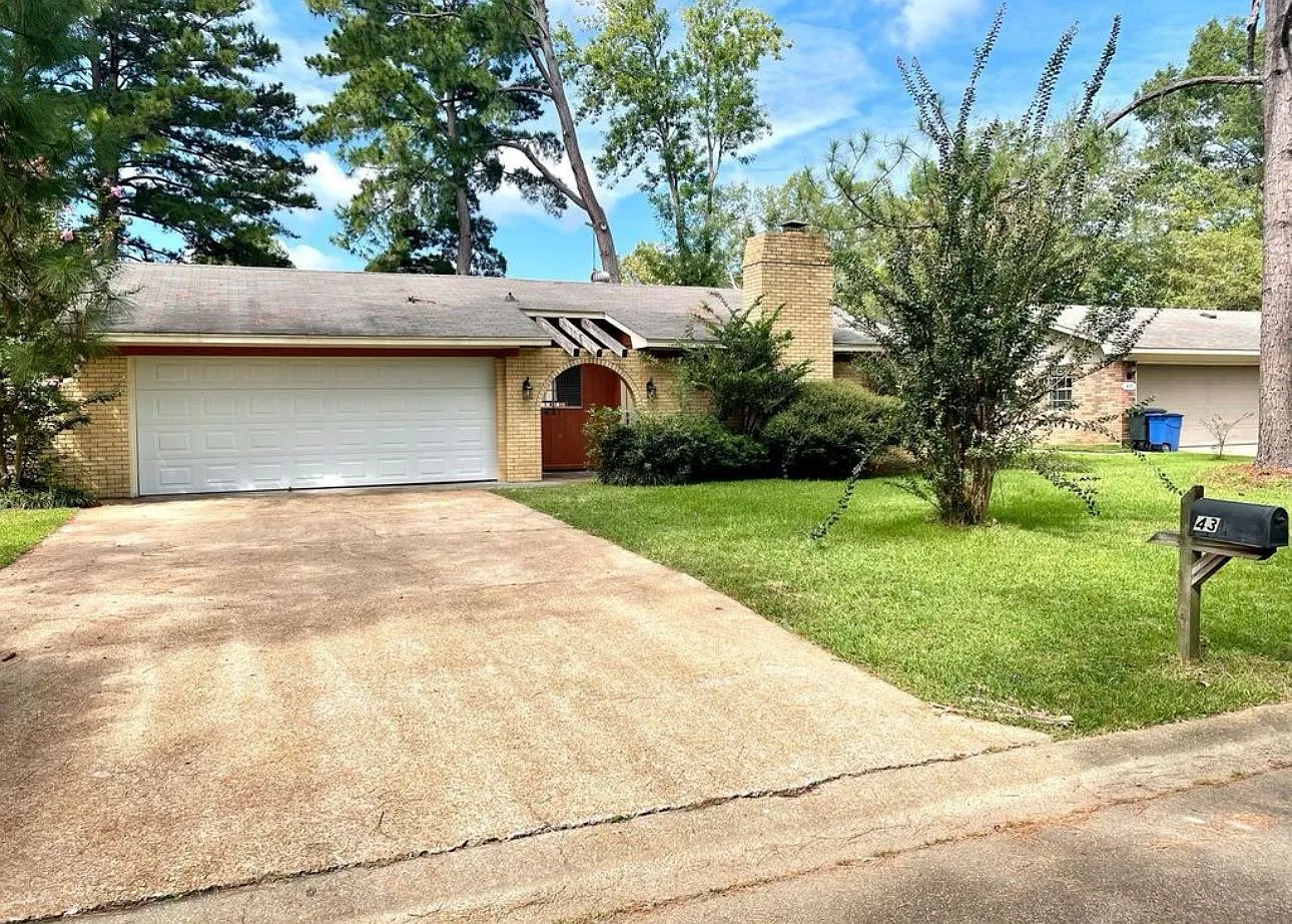 437 Cedar Bluff Trl — Photo 1
