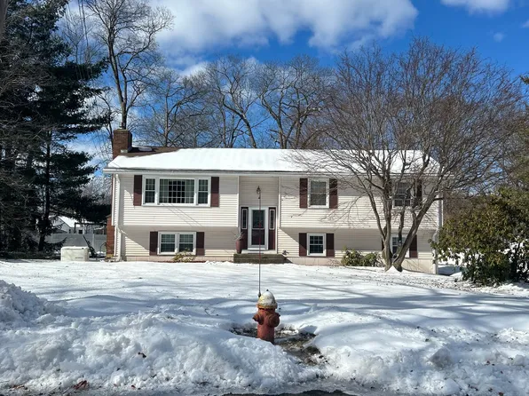 77 Surrey Drive, Meriden, CT 06451