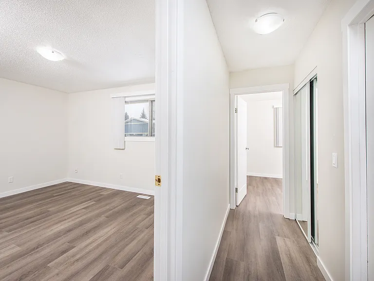 2200 Woodview Dr SW — Photo 9