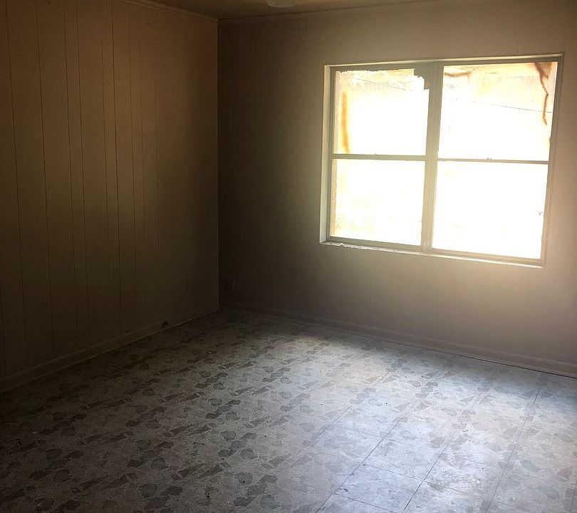 2nd image of 6512 Henderson Ave