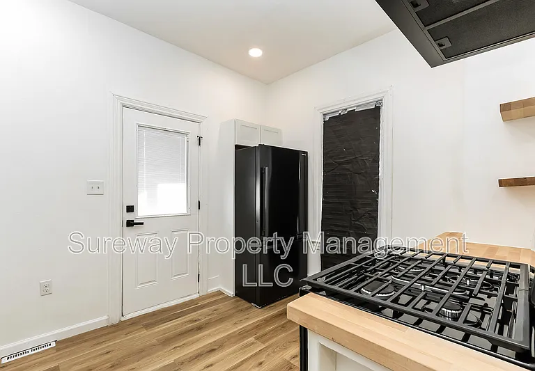 226 Greenwich Ave — Photo 8