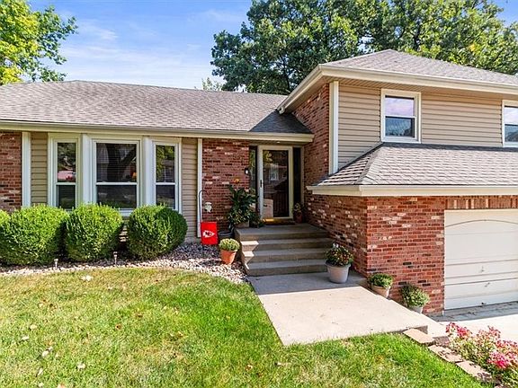 3rd image of 5521 NW Seminole Dr