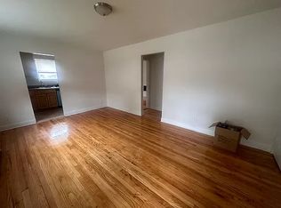 68-17 Cloverdale Ln #132, Oakland Gardens, NY 11364