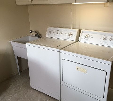 4th bedroom turned into a large laundry and craft/sewing roo