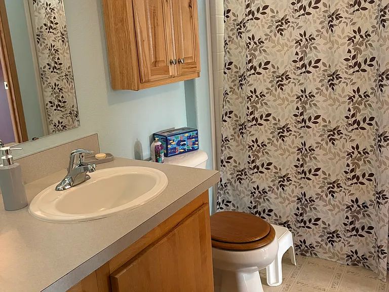 2424 Loyd Dr — Photo 3